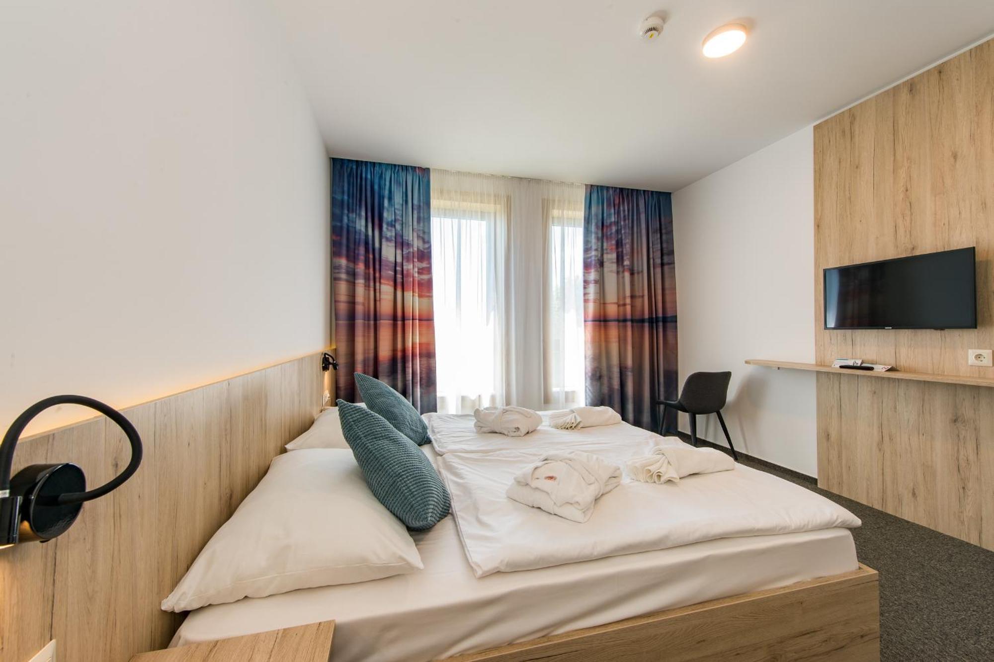 Akademia Hotel Balatonfüred Екстериор снимка