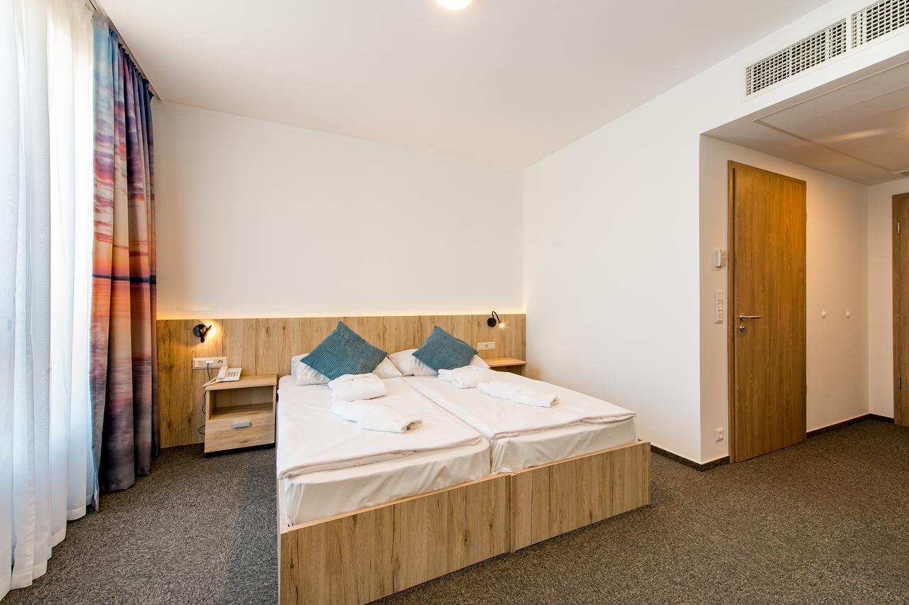 Akademia Hotel Balatonfüred Екстериор снимка